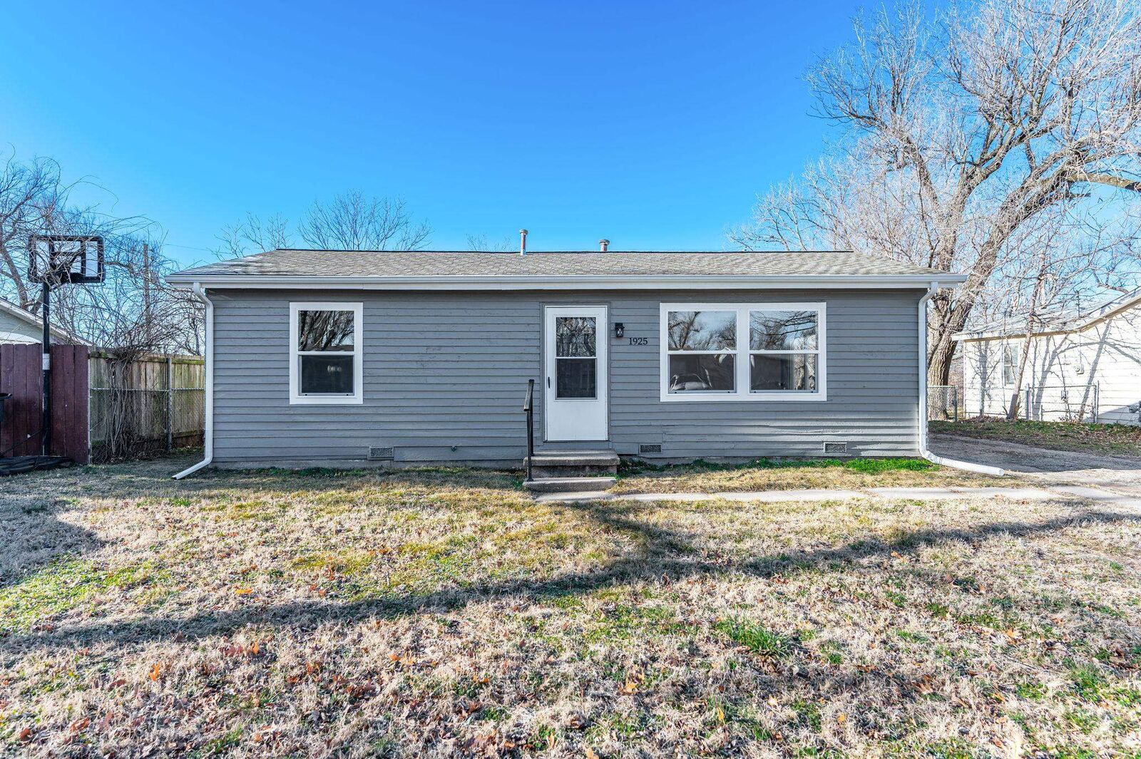 Property Photo: 1925 S Saint Paul St KS 67213