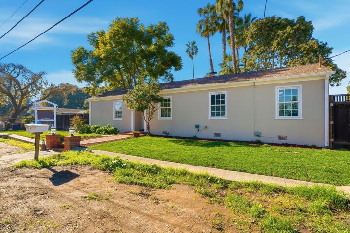 Property Photo:  2055 Oakwood Drive  CA 94303 
