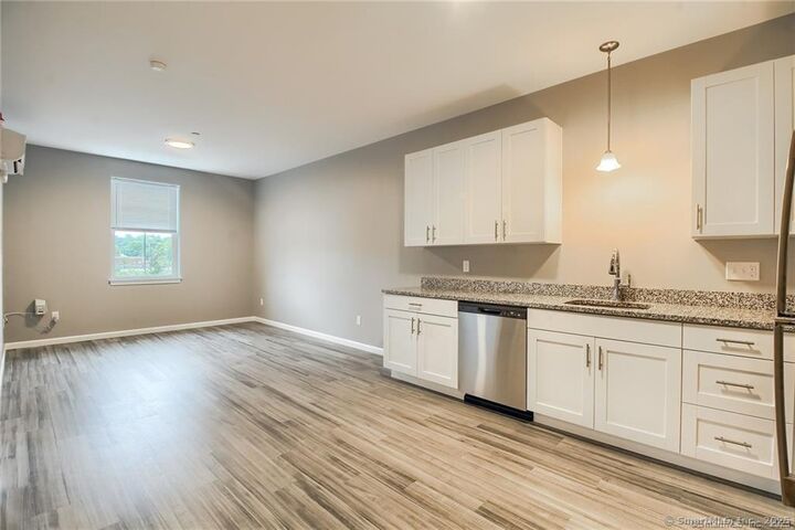 Property Photo:  9 Steele Boulevard 204  CT 06037 