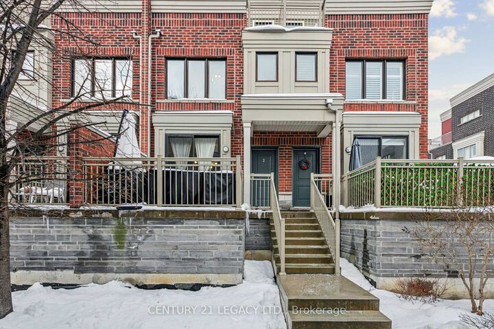 Photo de la propriété:  80 Eastwood Park Gardens 2  ON M8W 0B2 