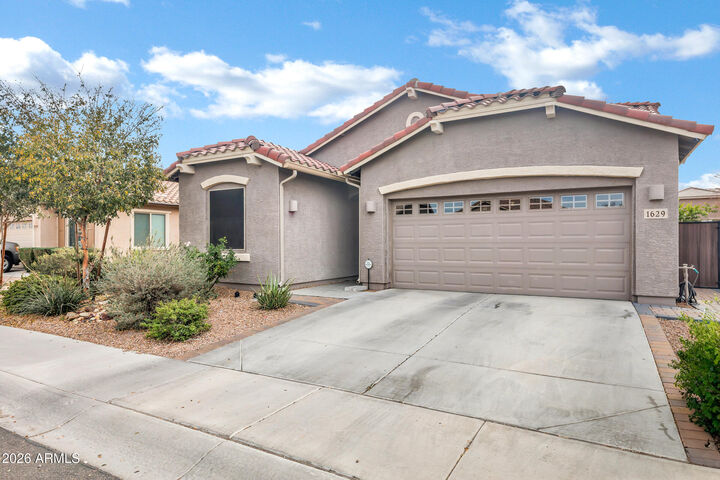 Property Photo: 1629 E Grove Street AZ 85040