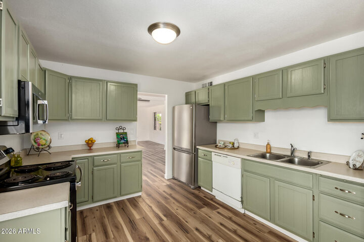 Property Photo:  3913 W Krall Street  AZ 85019 