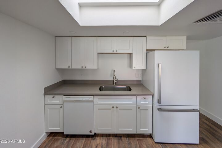 Property Photo:  6812 N 35th Avenue  AZ 85017 