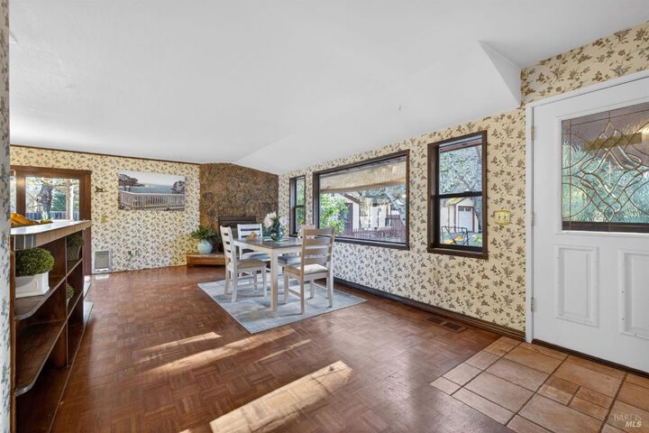 Property Photo:  132 Steiner Court  CA 95404 