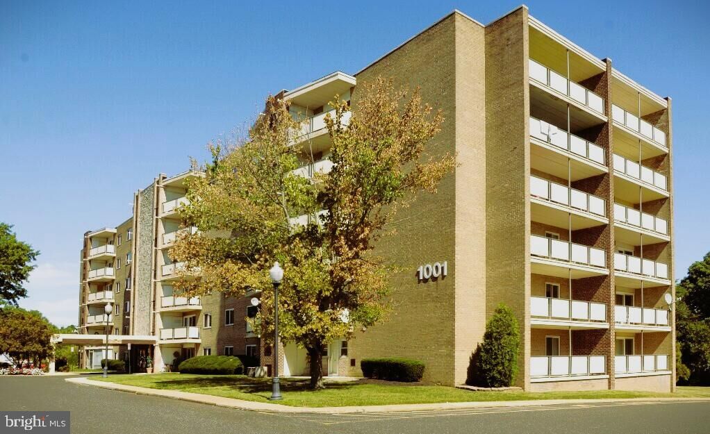 Property Photo:  207 Sussex House  NJ 08034 