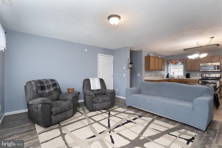 Property Photo:  1303 Colonial Avenue  MD 21613 