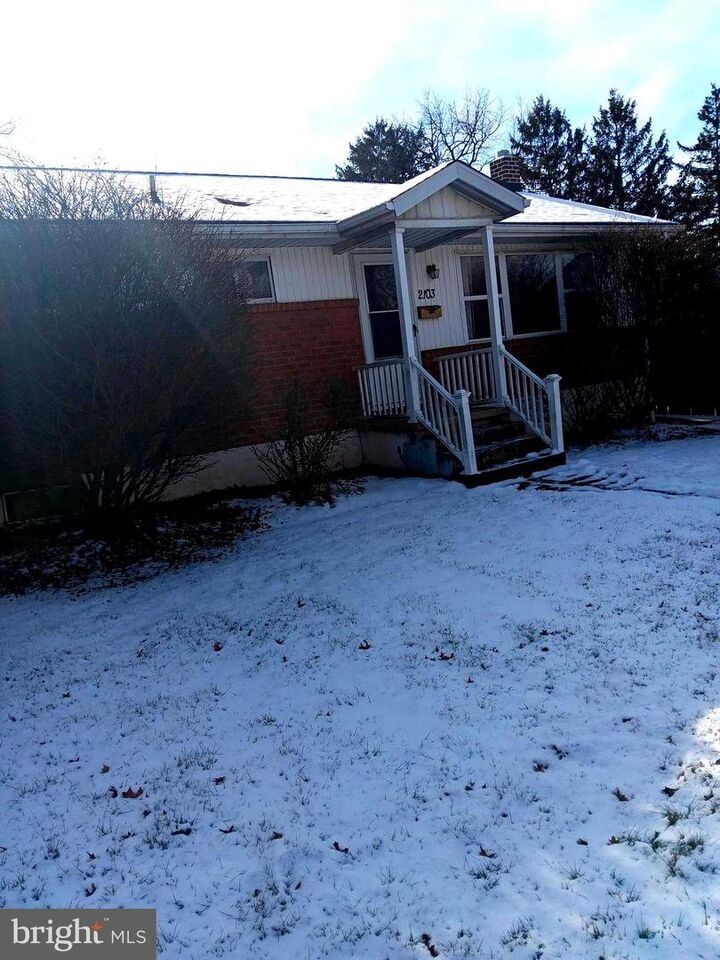 Property Photo:  2103 Logan Street  PA 17011 