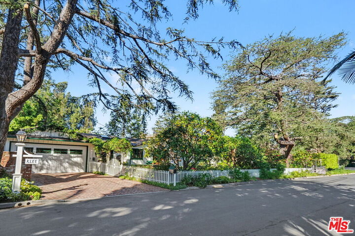 Property Photo: 13041 Evanston St CA 90049