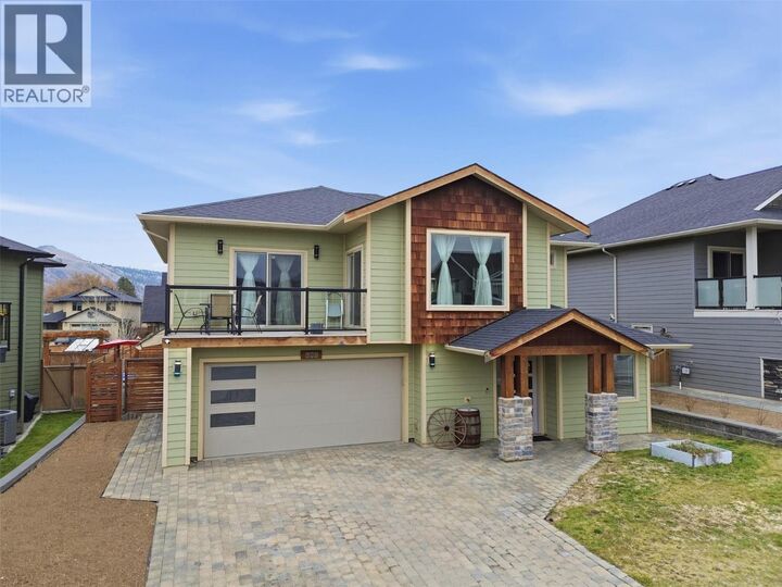 Property Photo: 632 Enzo Road BC V2B 0E6