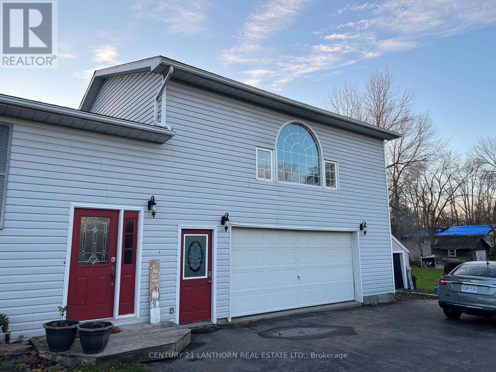 Photo de la propriété:  735 County Rd 28 Road  ON K8N 4Z7 