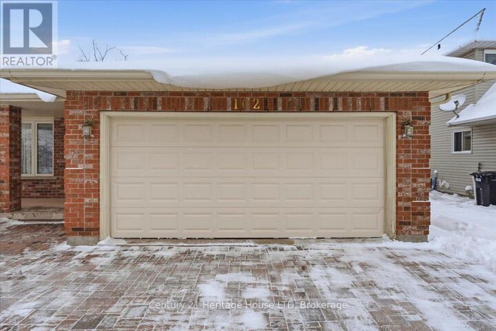 Photo de la propriété: 102 Wellandvale Drive ON L3C 7C7