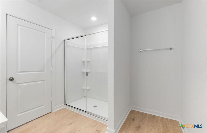 Property Photo: 140 Green Berets Bend TX 76537