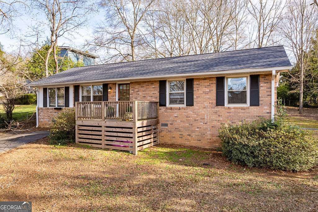 Property Photo:  1140 Tuxedo Lane  GA 30677 