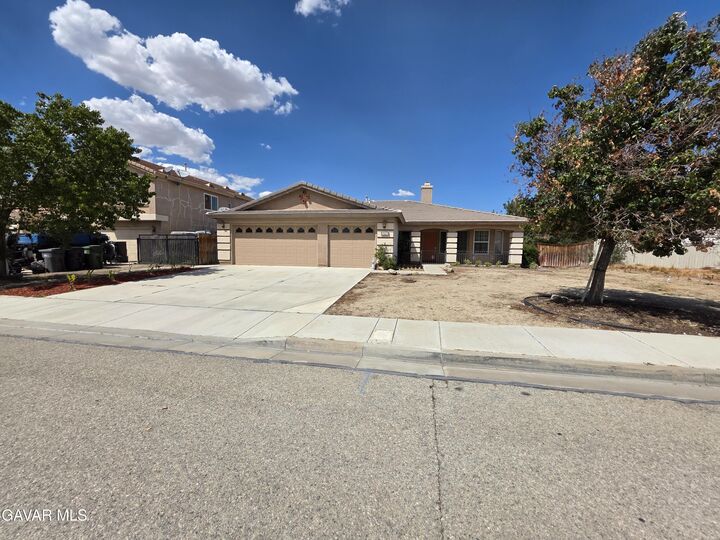 Property Photo:  5715 Capri Court  CA 93552 