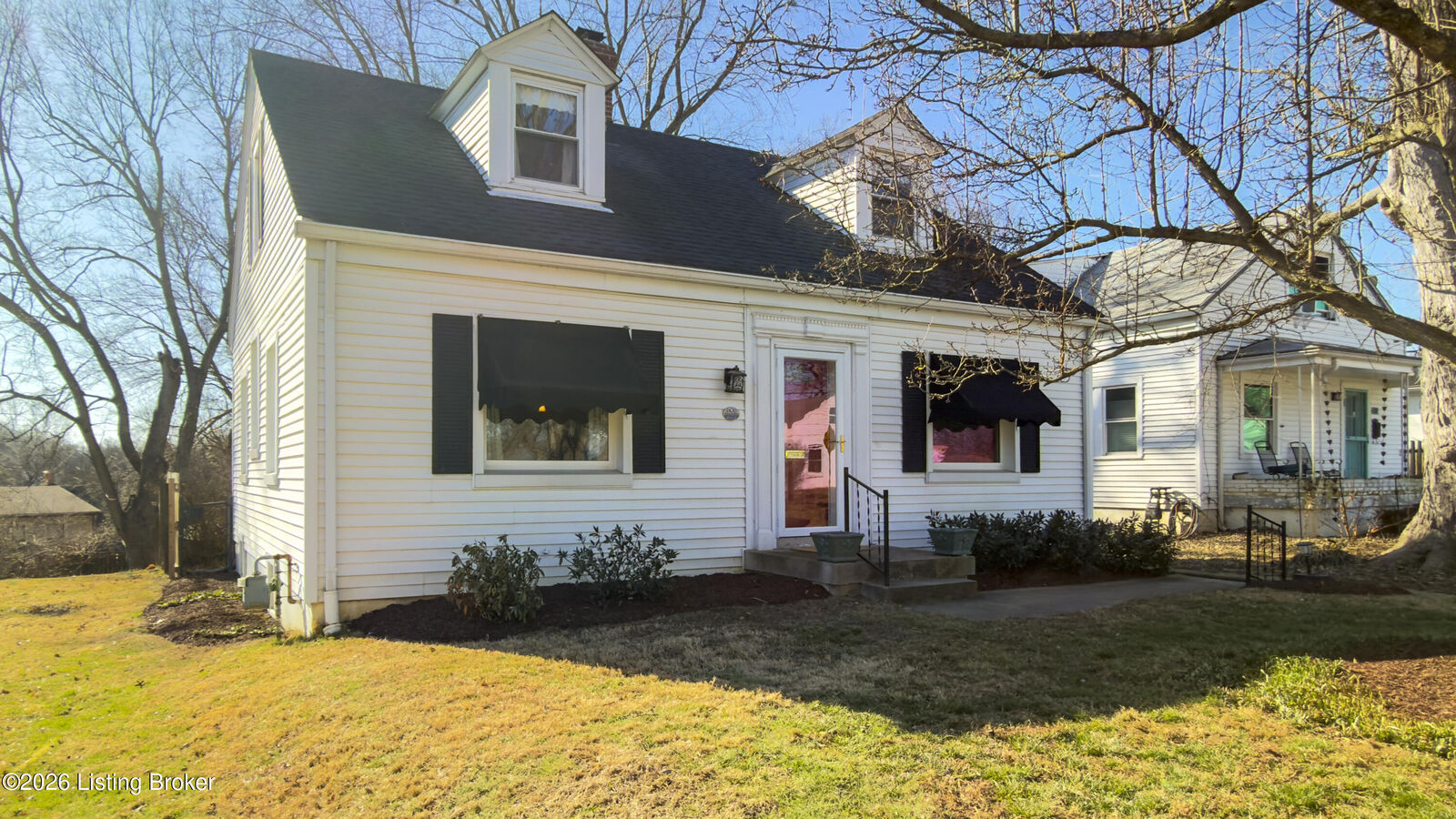 Property Photo: 606 Edna Rd KY 40206