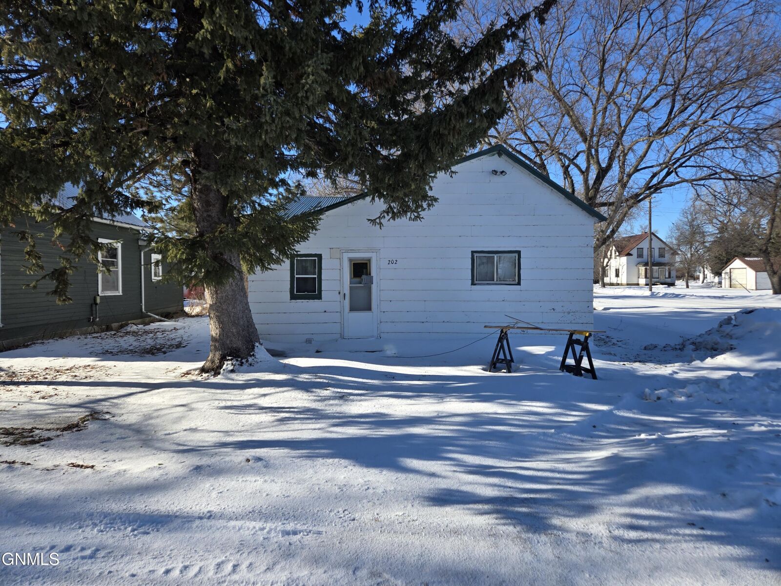 Property Photo: 202 2nd Avenue SW ND 58581