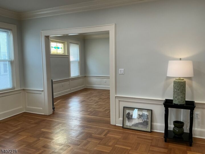 Property Photo:  176 Weequahic Ave 1  NJ 07112 