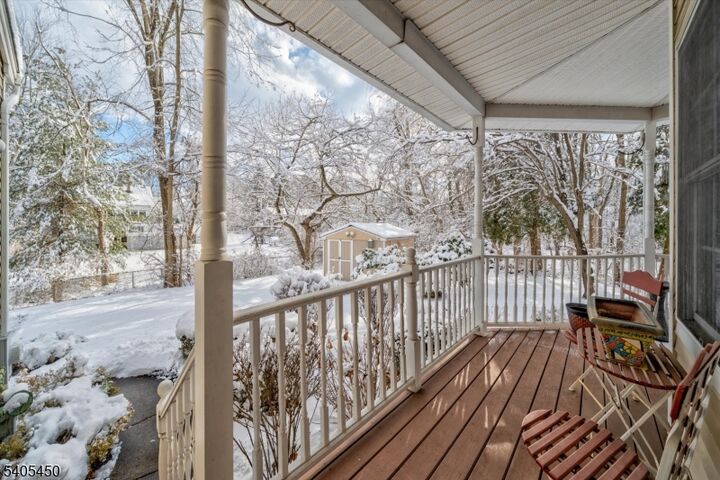 Property Photo:  15 Paradise Pl  NJ 07068 