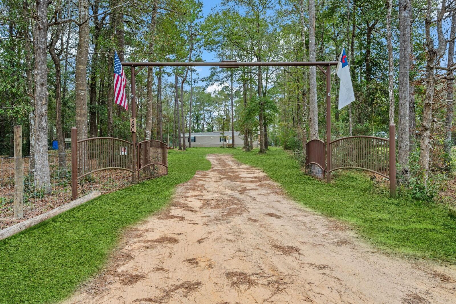 Property Photo: 280 Martin Creek Drive TX 77328