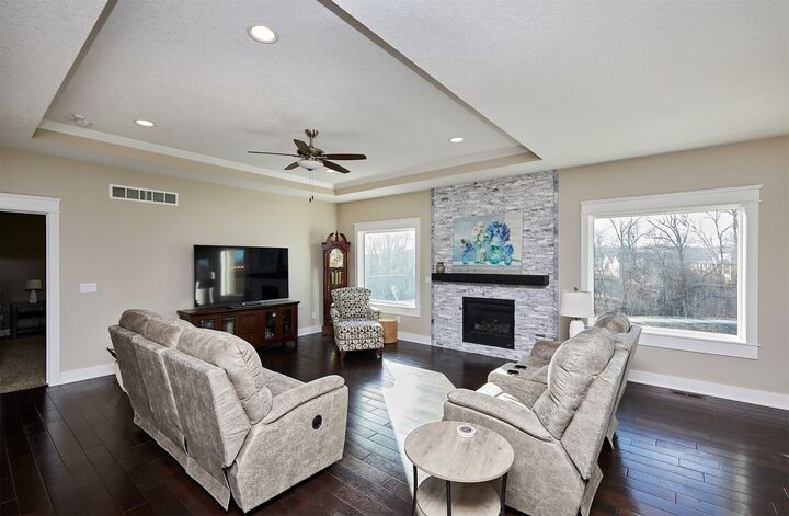 Property Photo:  811 Timberview Drive  IA 50003 