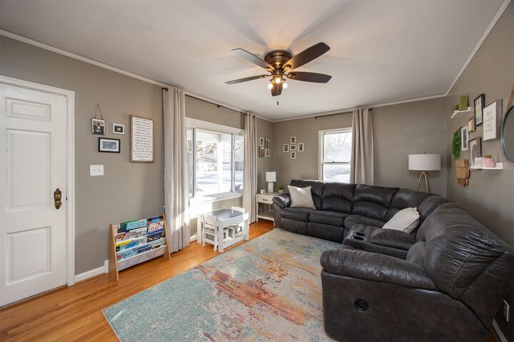 Property Photo:  2300 33rd Street  IA 50310 