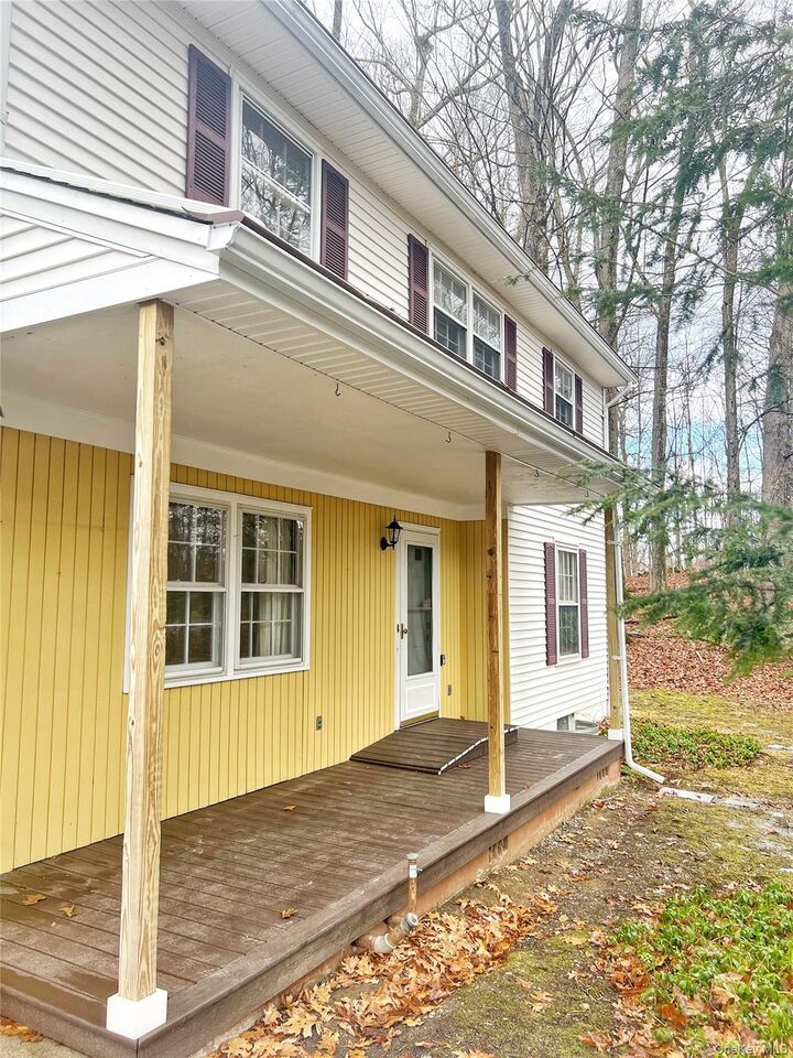 Property Photo:  84 Hillis Terrace  NY 12603 