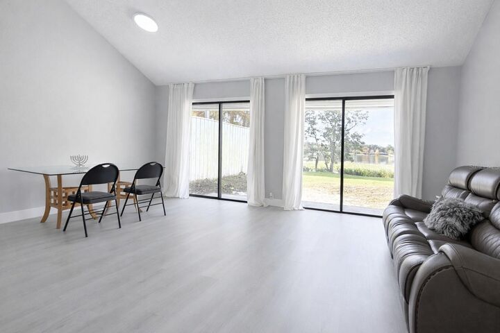 Property Photo:  1502 Buckeye Road NE 3  FL 33881 