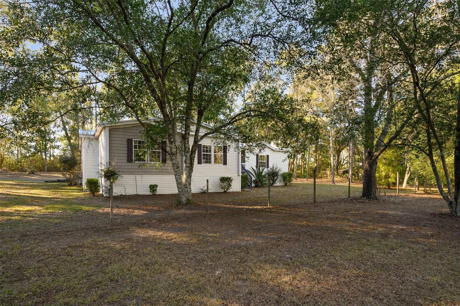 Property Photo: 13076 SW 154th Street FL 32618