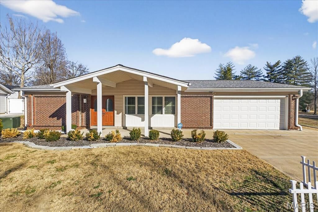 Property Photo:  4921 Deepwood Court  MO 63128 