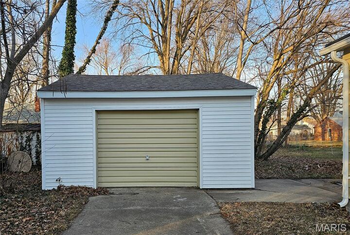 Property Photo:  215 W Palmer Street  IL 62056 