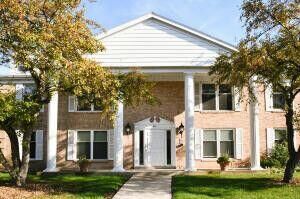 Property Photo:  937 W Heritage Ct 201  WI 53092 
