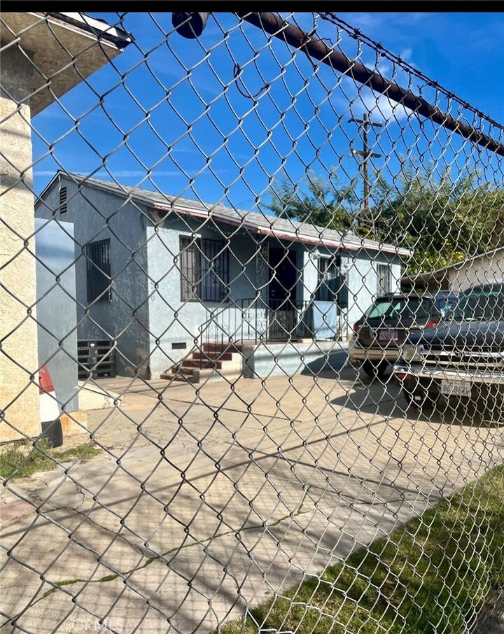 Property Photo: 422 N Townsend CA 90063