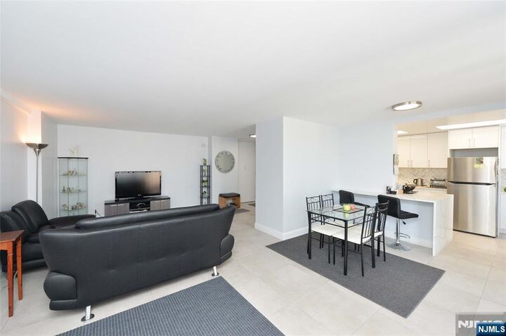 Property Photo:  300 Winston Drive C0514  NJ 07010 