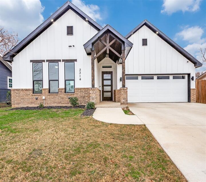 Property Photo:  3314 N Pecan Street  TX 76106 