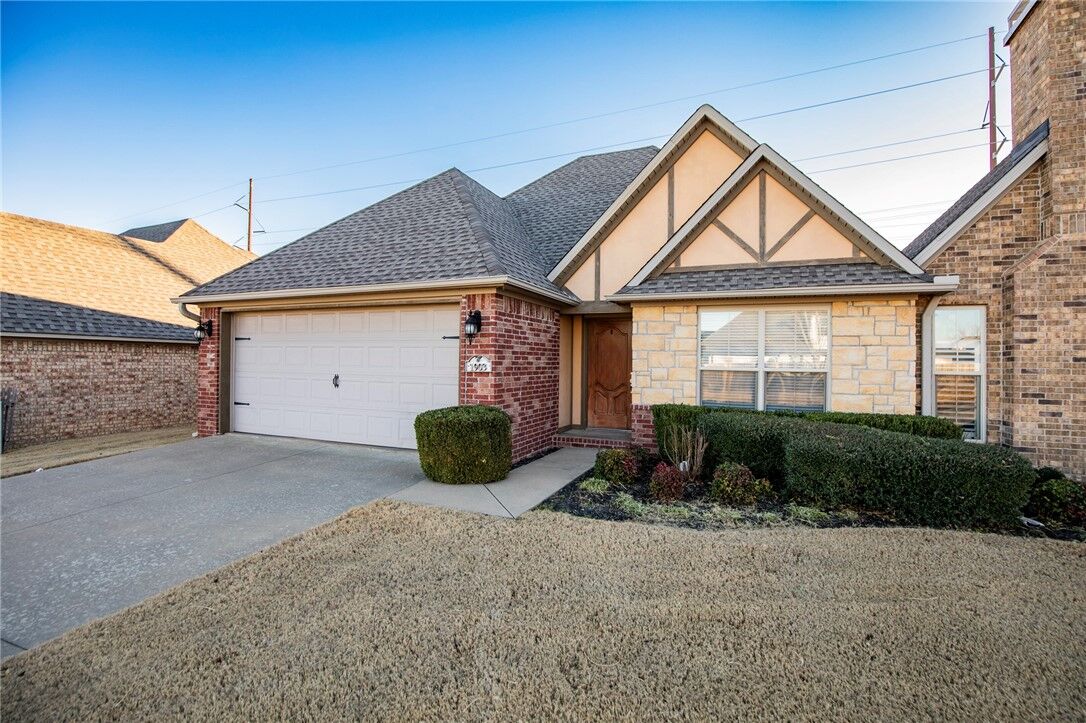 Property Photo: 1903 SW Stonegrove Road AR 72713