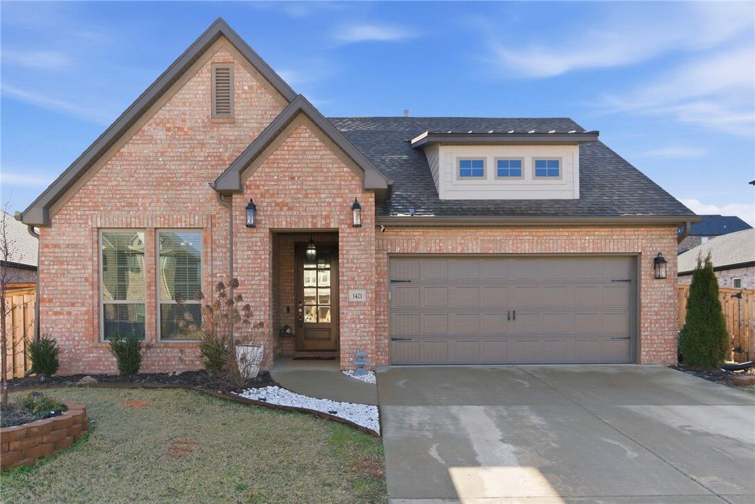 Property Photo:  1421 George Robbins  AR 72718 