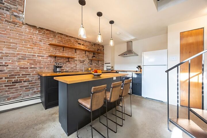 Property Photo:  20 Beacon Street 2  MA 02150 