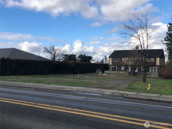 Property Photo: 207 E Main Street WA 98247