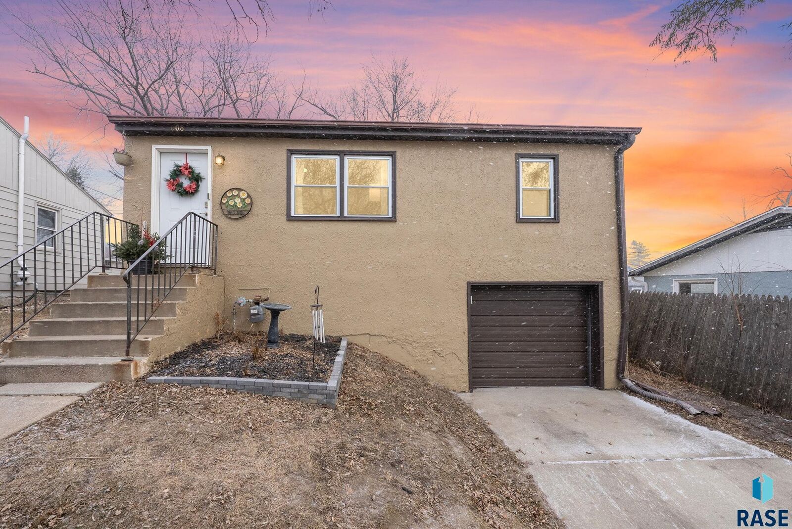 Property Photo:  608 S Highland Ave  SD 57103 