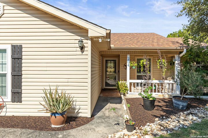 Property Photo:  204 Lake Park  TX 78133 