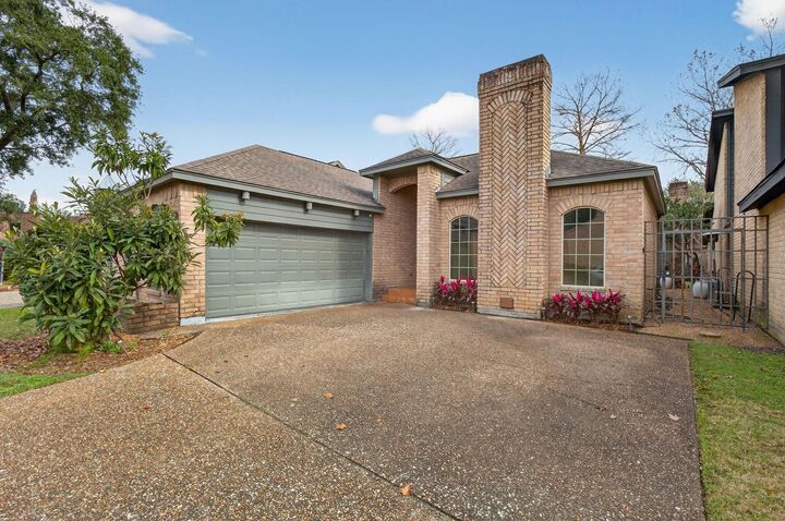 Property Photo:  150 Summerwood St.  TX 77706 