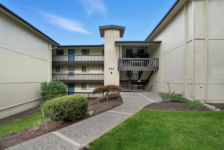 Property Photo:  844 W Cliff Dr #107  WA 99204 