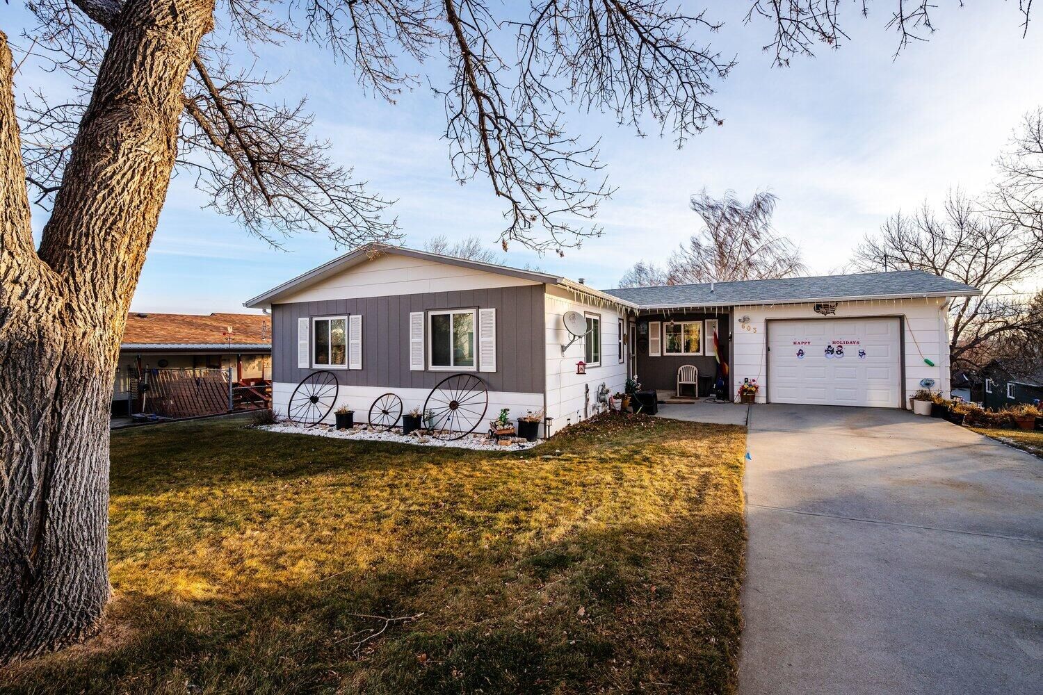 Property Photo:  603 Kearney Avenue  WY 82834 