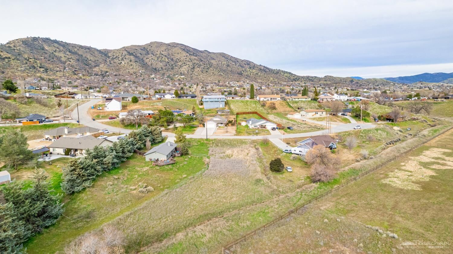 Property Photo:  20816 Crest Drive  CA 93561 