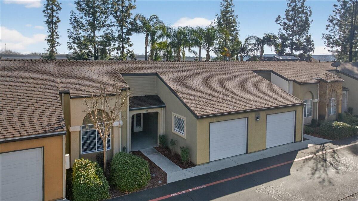 Property Photo:  5140 E Cesar Chavez Boulevard 107  CA 93727 