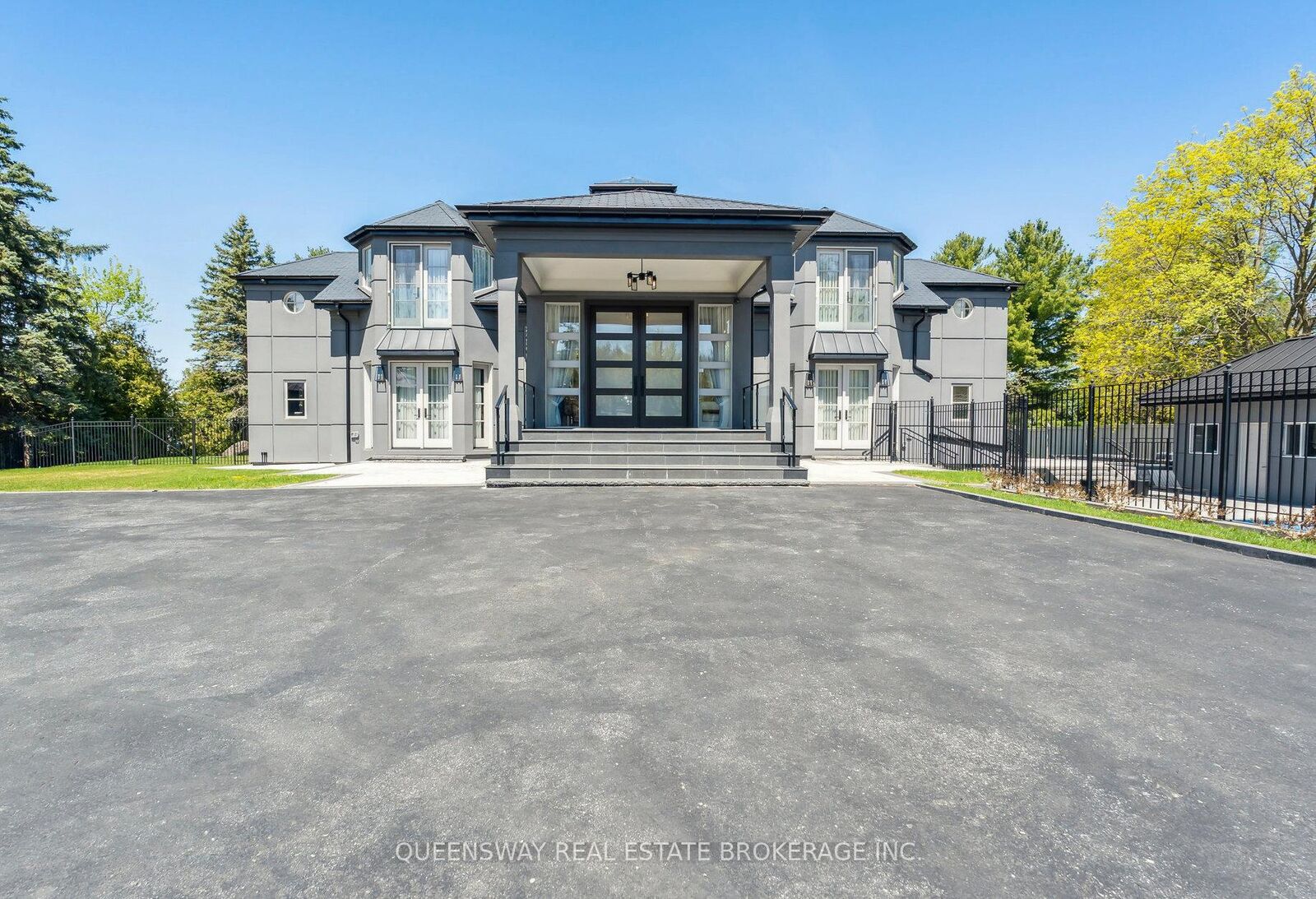 Property Photo: 36 Pioneer Trail ON L4N 0T8