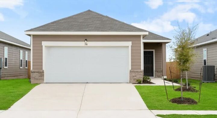 Property Photo: 505 Cliff Drive TX 78656