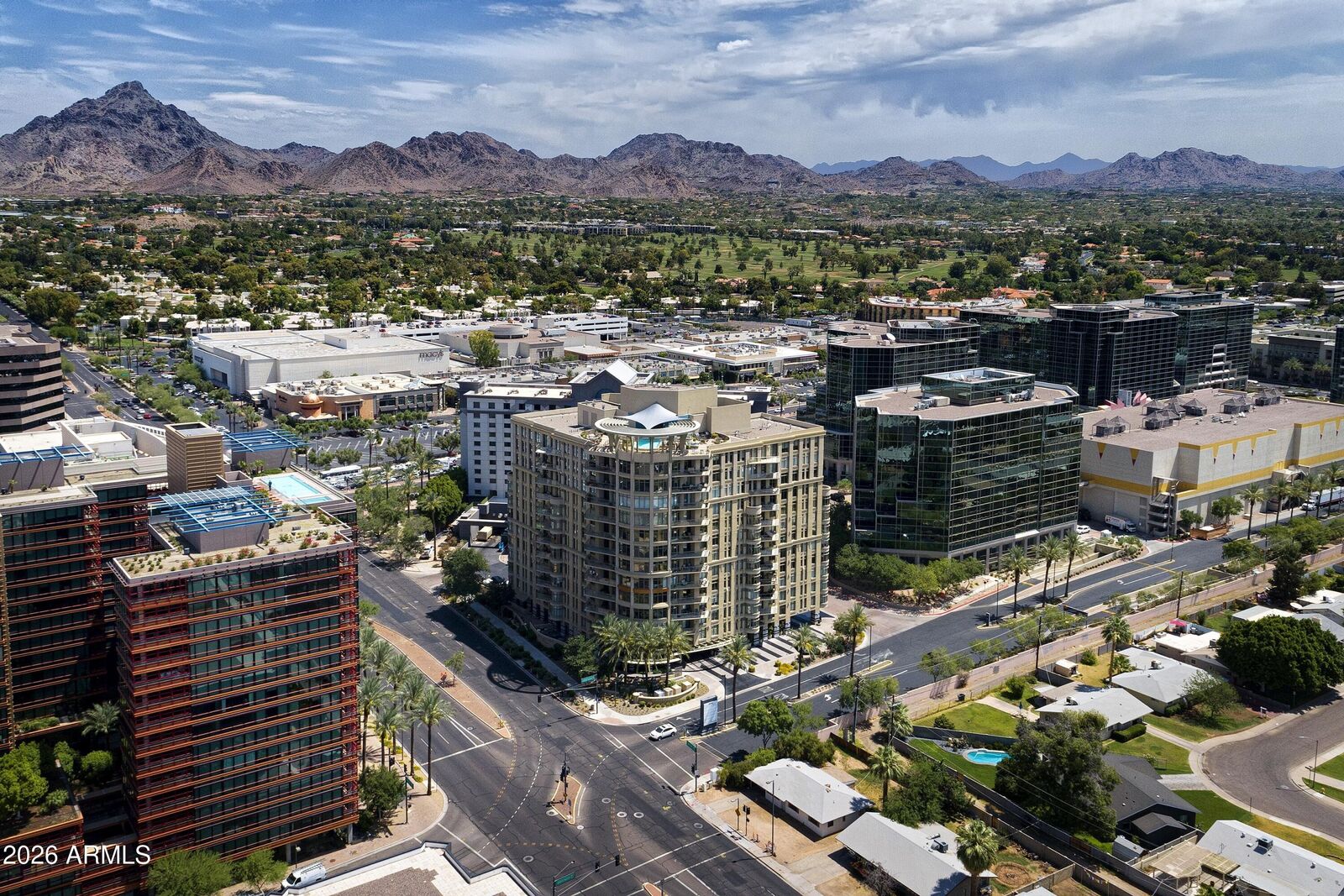 Property Photo: 2402 E Esplanade Lane 704 AZ 85016