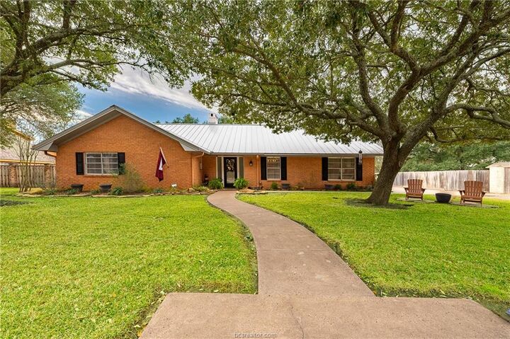 Property Photo:  3616 Sweetbriar Drive  TX 77802 