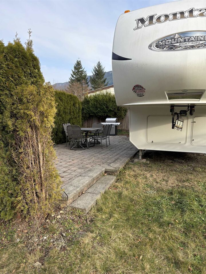 Property Photo: 1436 Frost Road 133 BC V2R 4X8